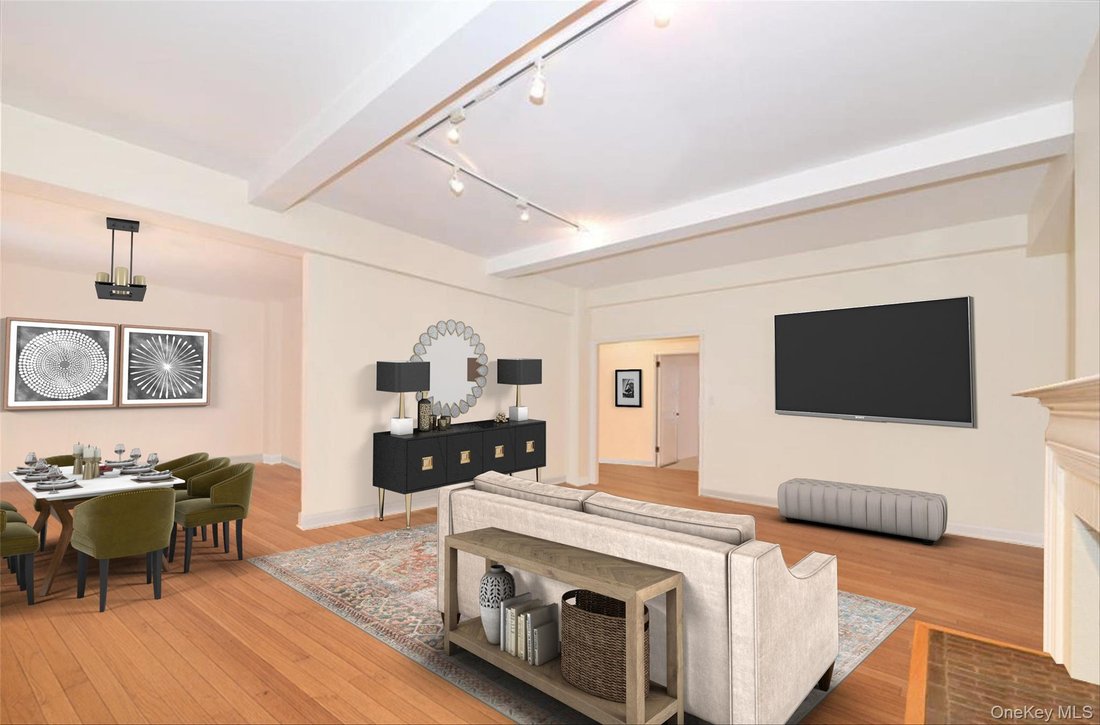 Co Op in Great Neck, New York, United States 3 - 17397537