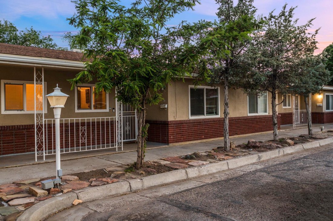 Albuquerque, New Mexico, United States 3 - 18062719