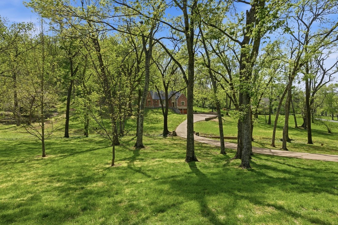 House in Forest Hills, Tennessee, United States 2 - 18063167