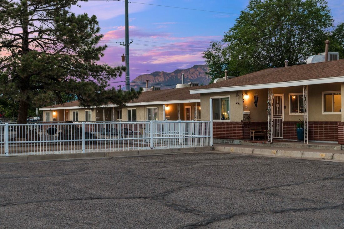 Albuquerque, New Mexico, United States 5 - 18062719