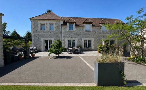 Casa a Auger-Saint-Vincent, Alta Francia, Francia 1