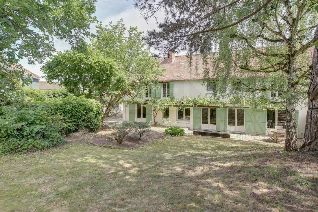 House in Orgeval, Ile-de-France, France 1 - 18064052