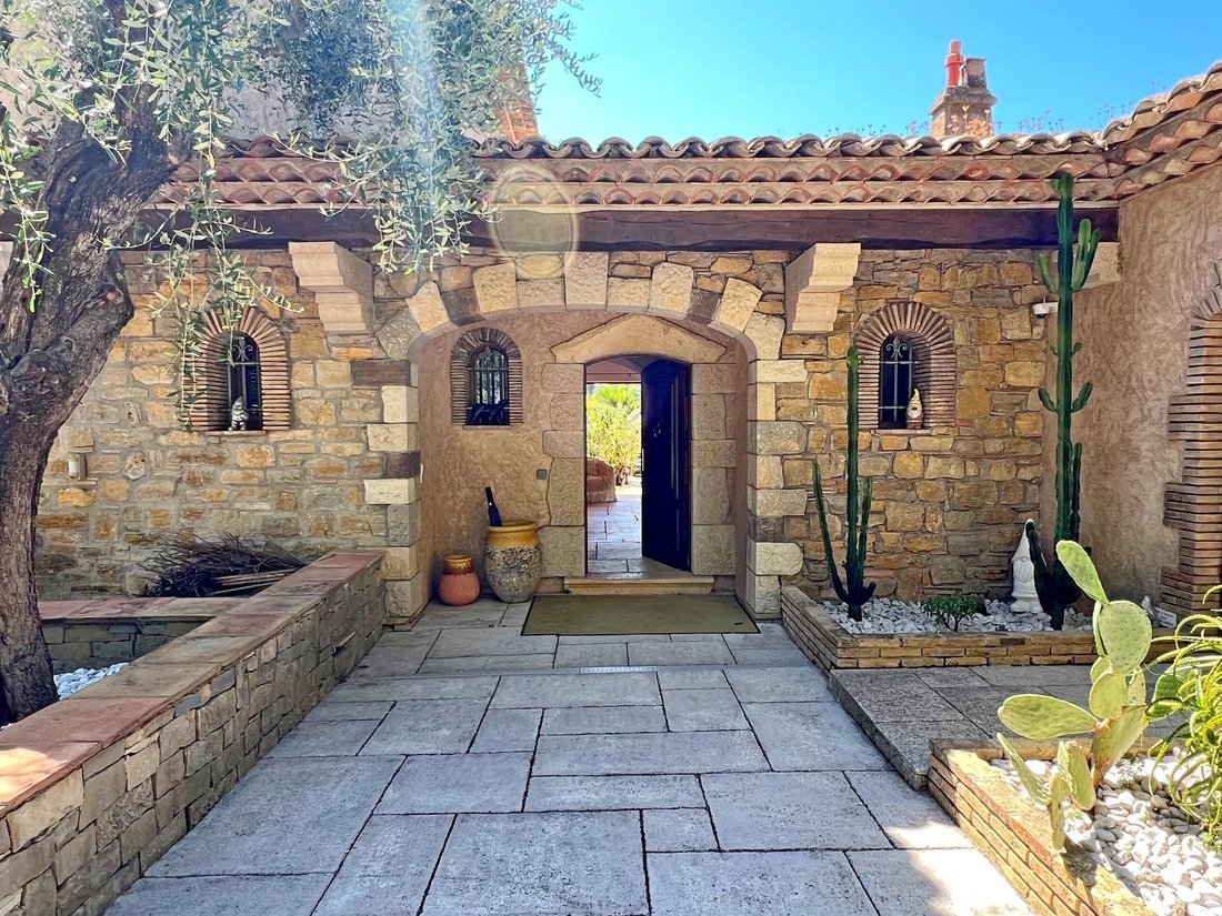 House in Les Indes les-Groulles, Mouans-Sartoux, France 5 - 18061453