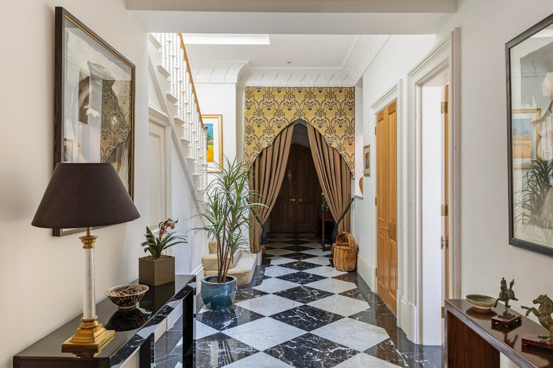 Apartment in South Kensington, Kensington And Chelsea, England 5 - 18063042