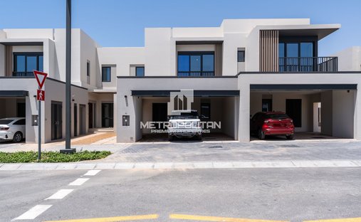 Townhouse in Al Furjan, Dubai, United Arab Emirates 1