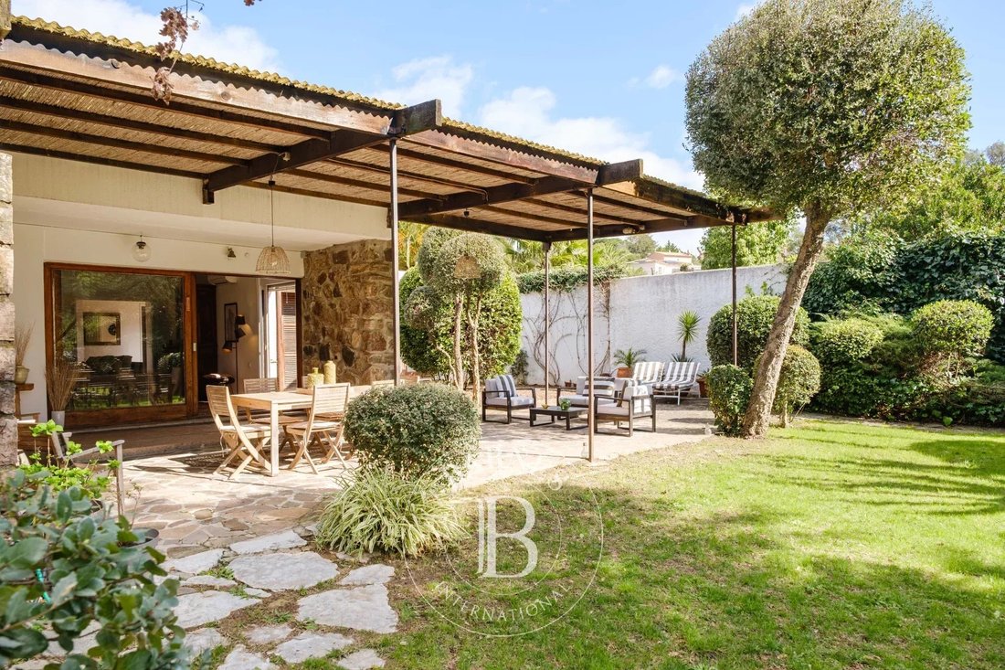 Villa in Grimaud, Provence-Alpes-Côte d'Azur, France 2 - 17407455