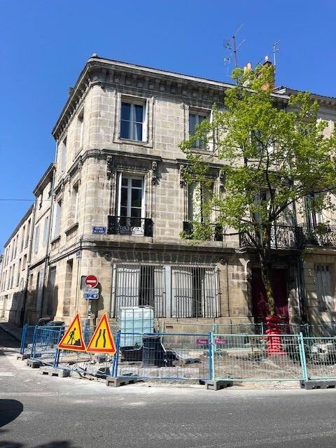 Hôtel de Ville-Quinconce-Saint Seurin-Fondaudège, Bordeaux, France 2 - 18061355
