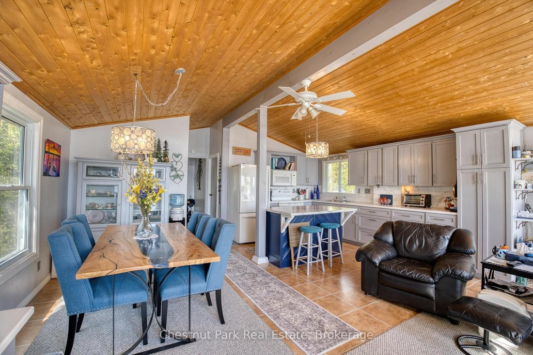 House in Miller Lake, Ontario, Canada 5 - 18061177