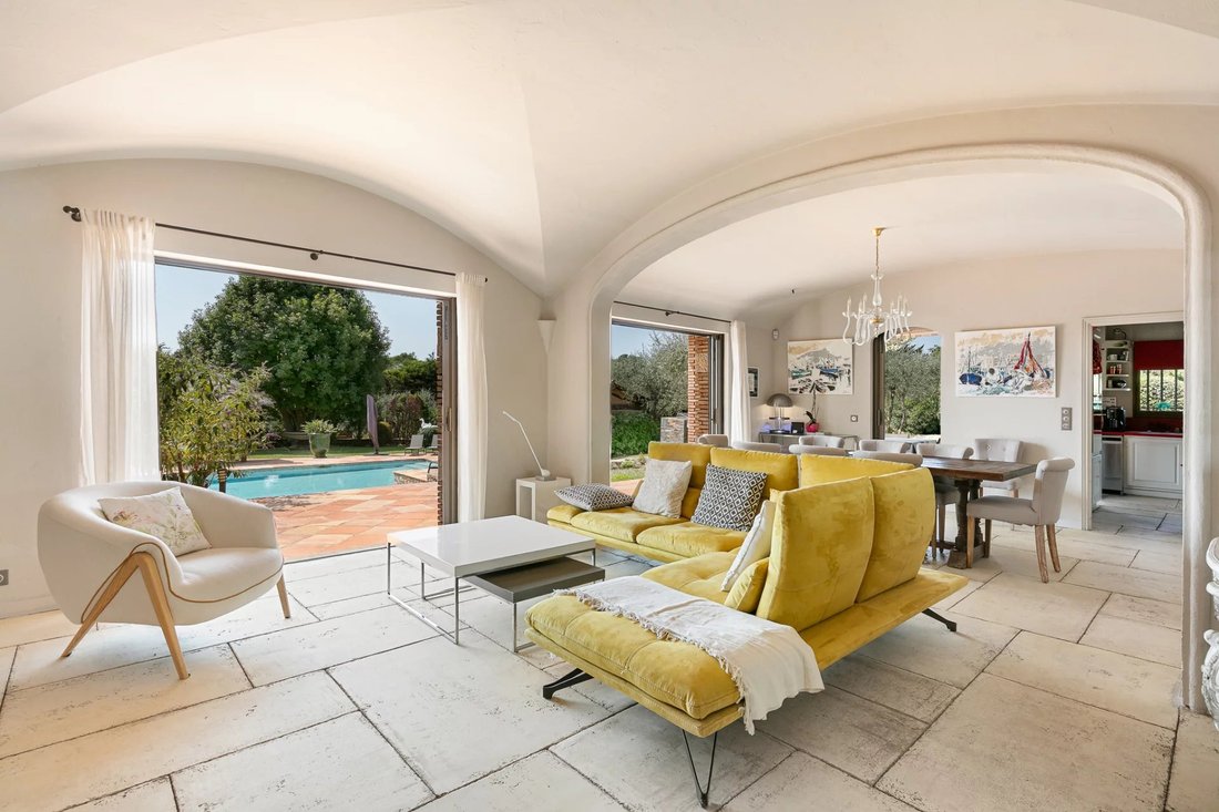 House in Les Indes les-Groulles, Mouans-Sartoux, France 3 - 18061453