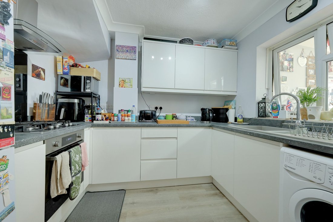 House in Burgess Hill, England 4 - 18063672
