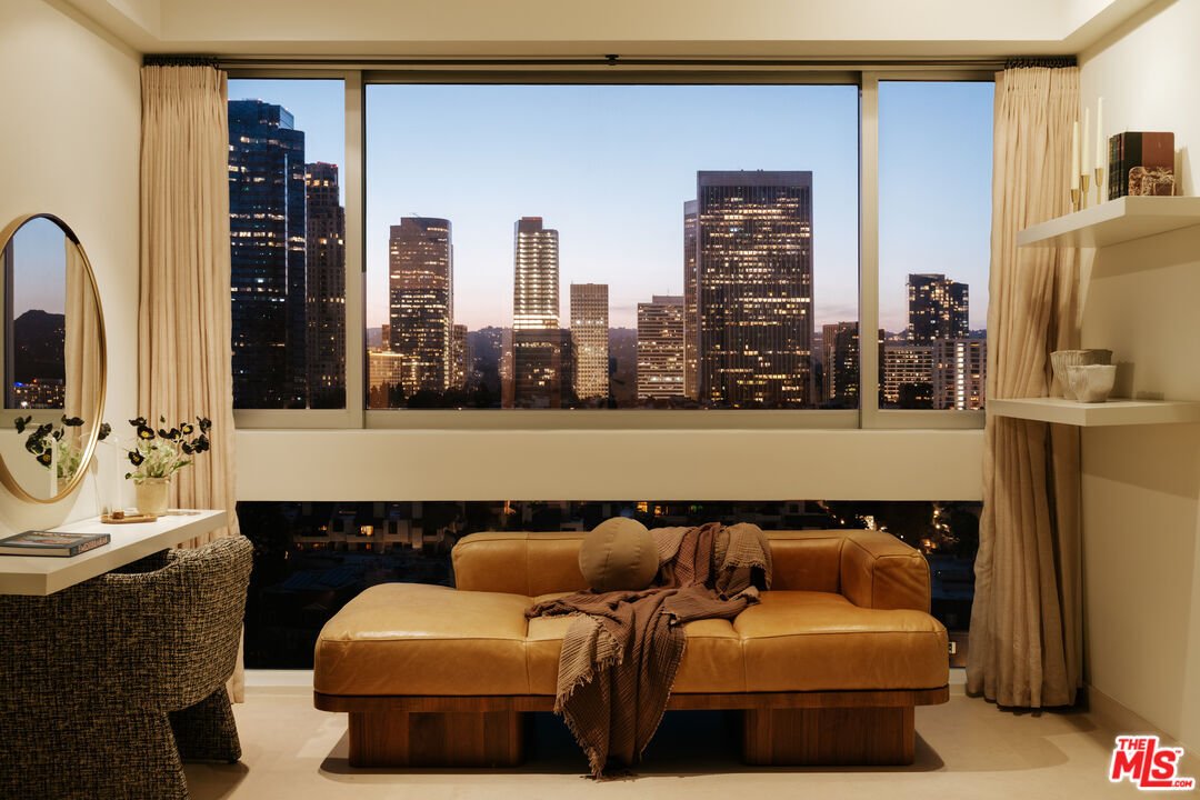 Condo in Los Angeles, California, United States 1 - 18061224