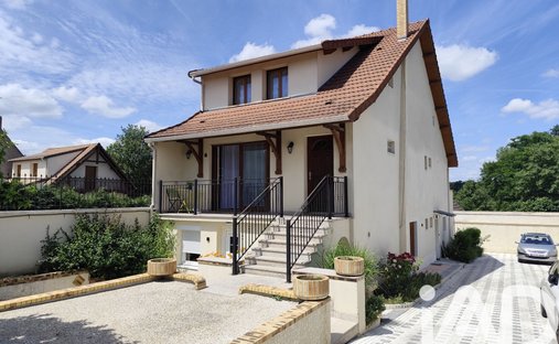 La Ville-du-Bois, Ile-de-France, France 1