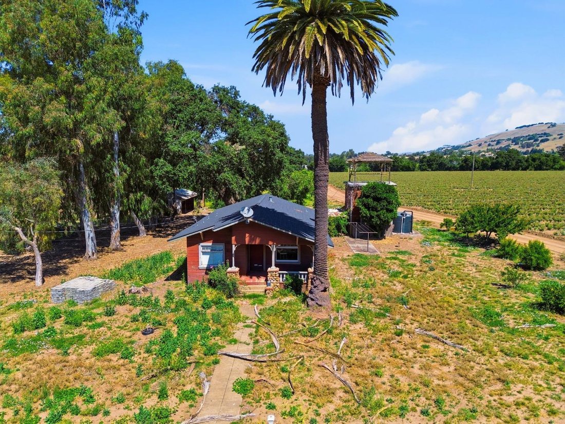 House in Gilroy, California, United States 1 - 18064545