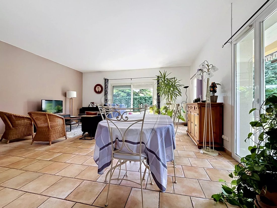 House in Villefranche-sur-Saone, Auvergne-Rhône-Alpes, France 3 - 18064779