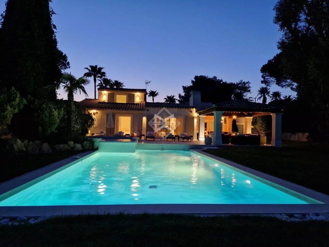 Estate in Zone Ouest Urbaine, Saint-Tropez, France 1 - 10675454