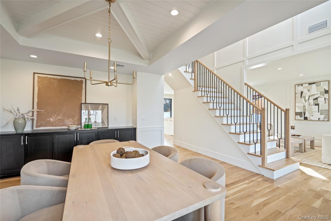 House in East Meadow, New York, United States 1 - 16801305