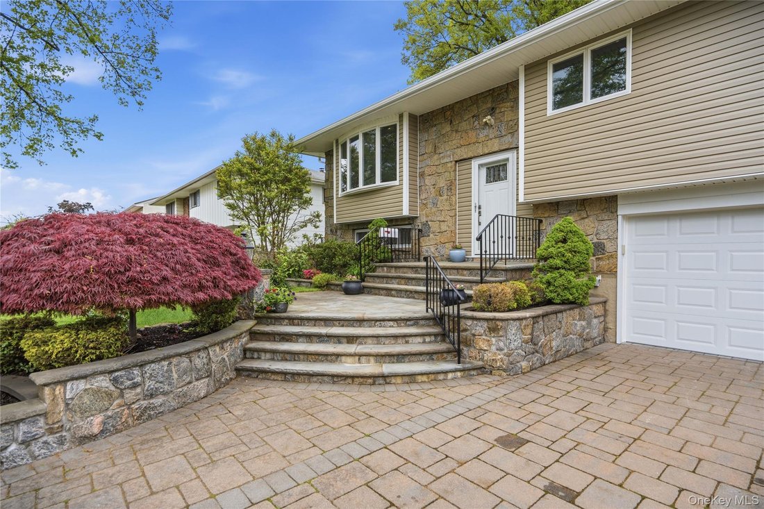 House in Jericho, New York, United States 4 - 17948384