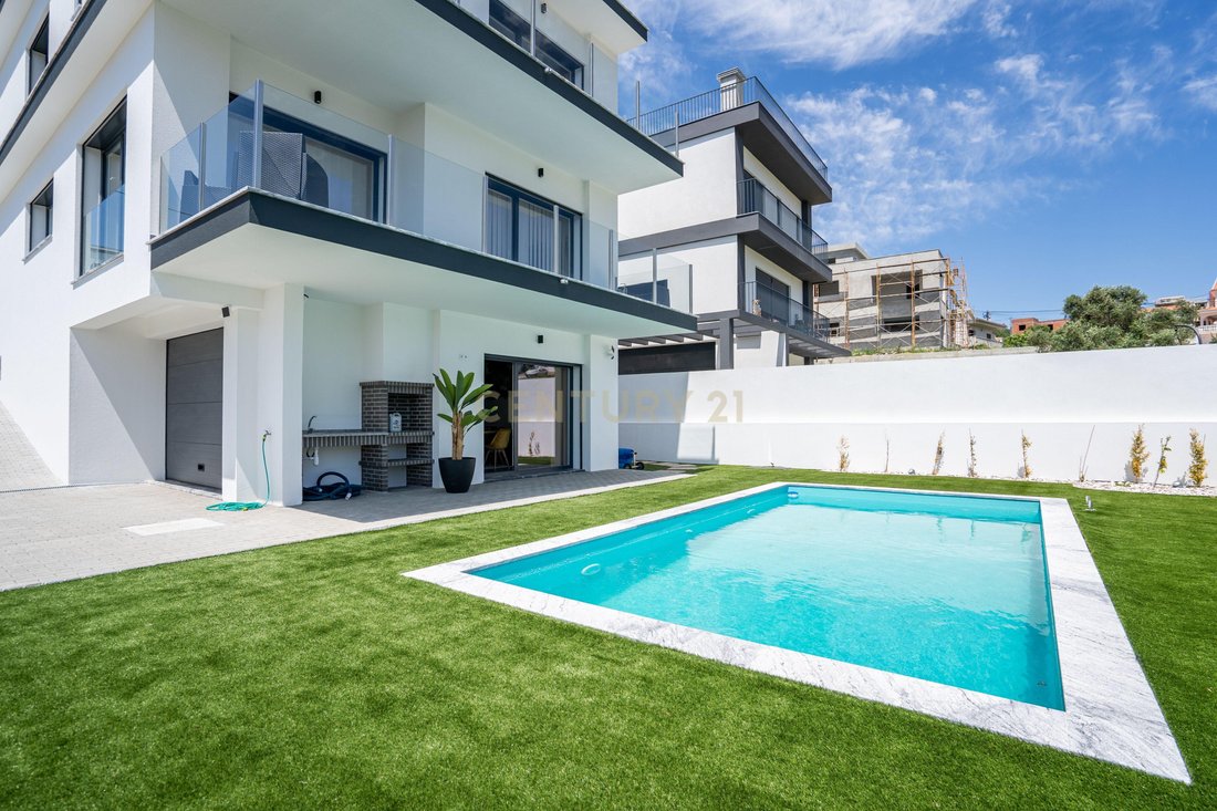 Villa in Vialonga, Lisbon, Portugal 2 - 17870588