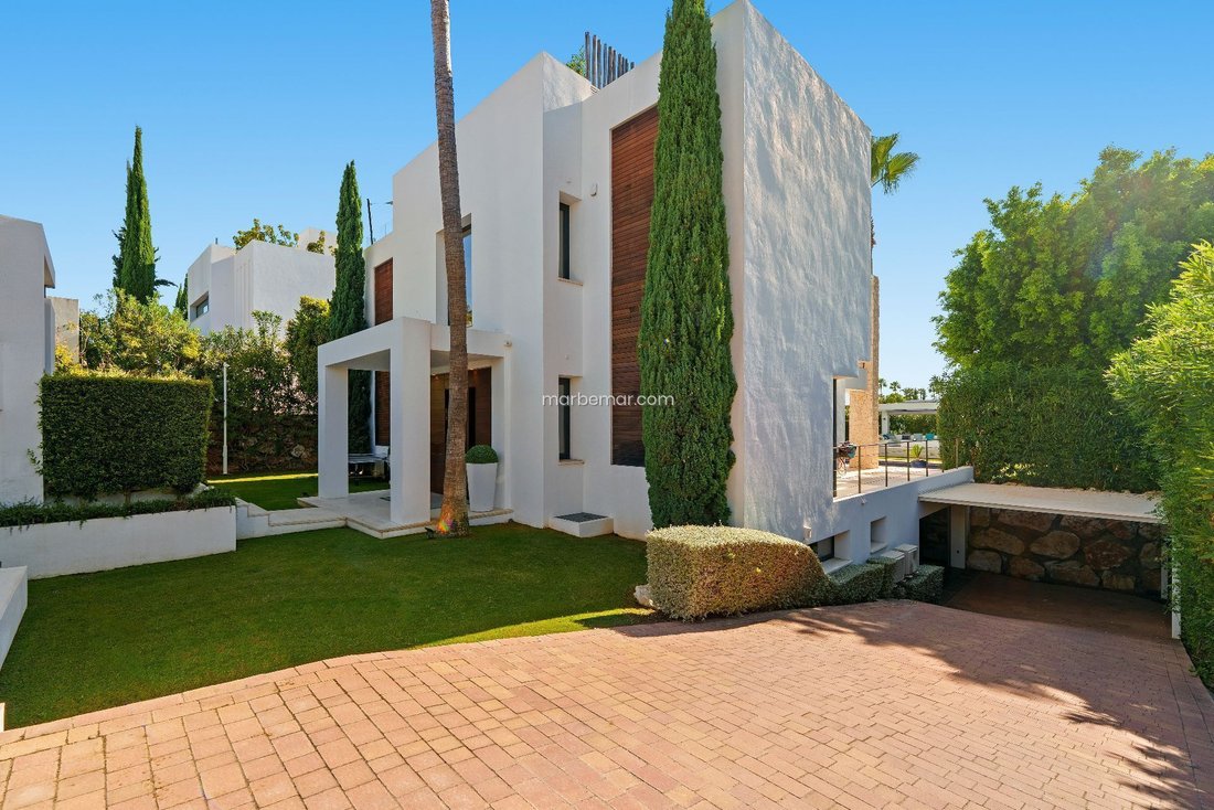 Villa in Puerto Banus, Marbella, Spain 3 - 18062802