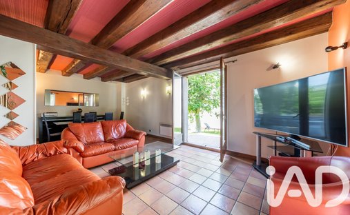 House in Sorbiers, Chevilly-Larue, France 1