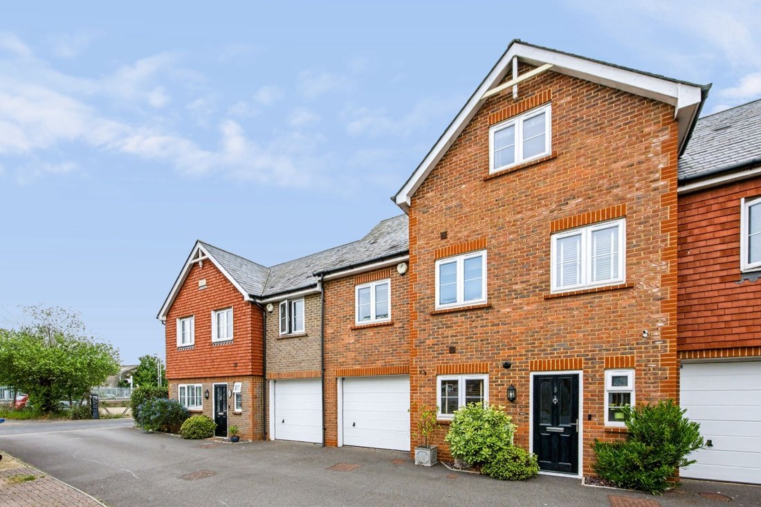 House in Okehurst, Billingshurst, England 1 - 18063625
