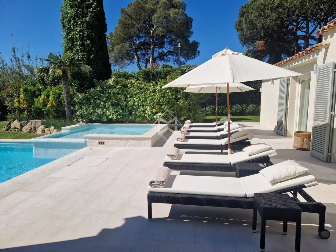 Estate in Zone Ouest Urbaine, Saint-Tropez, France 3 - 10675454