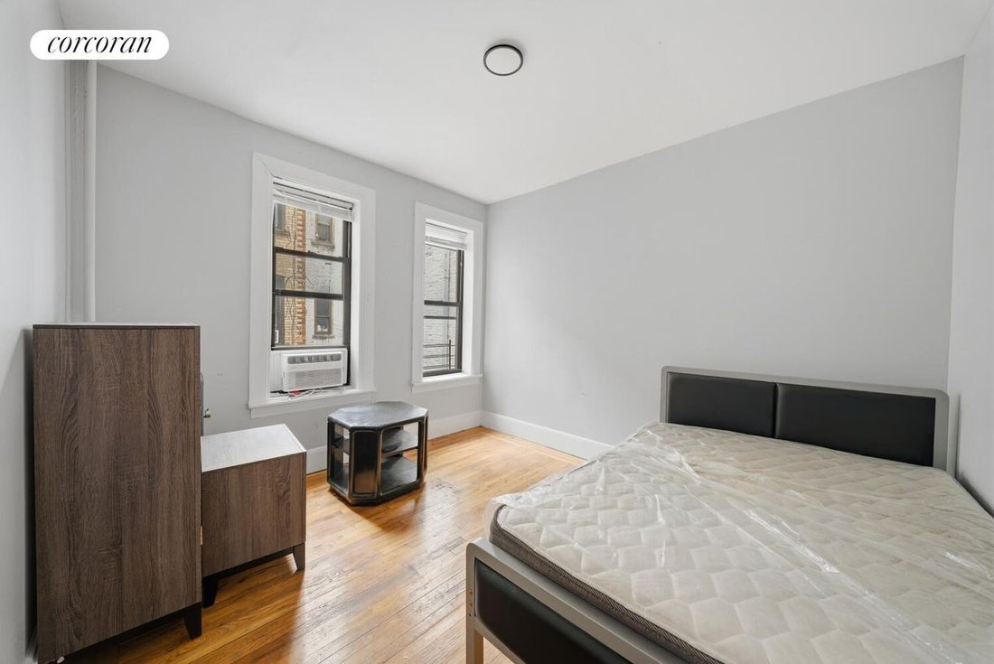 House in New York, New York, United States 3 - 18062345