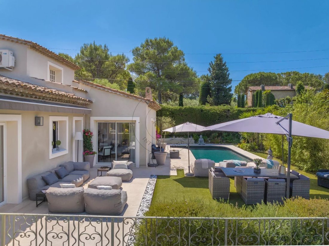 Villa in Mougins, Provence-Alpes-Côte d'Azur, France 2 - 18064395