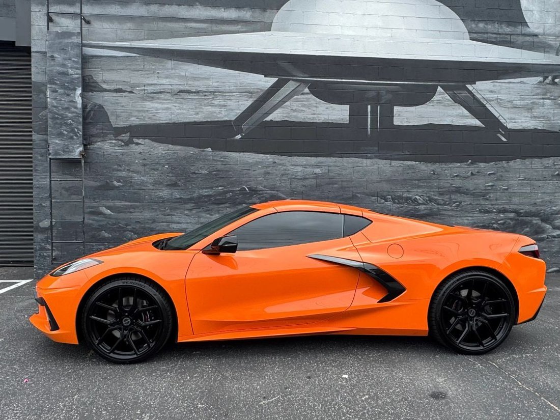 Coupe in Burbank, CA, United States 5 - 18061865