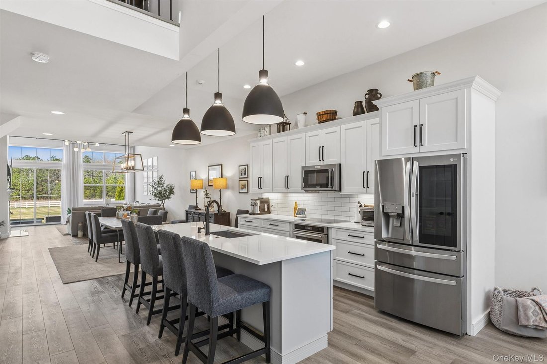 Condo in Yaphank, New York, United States 4 - 17717144