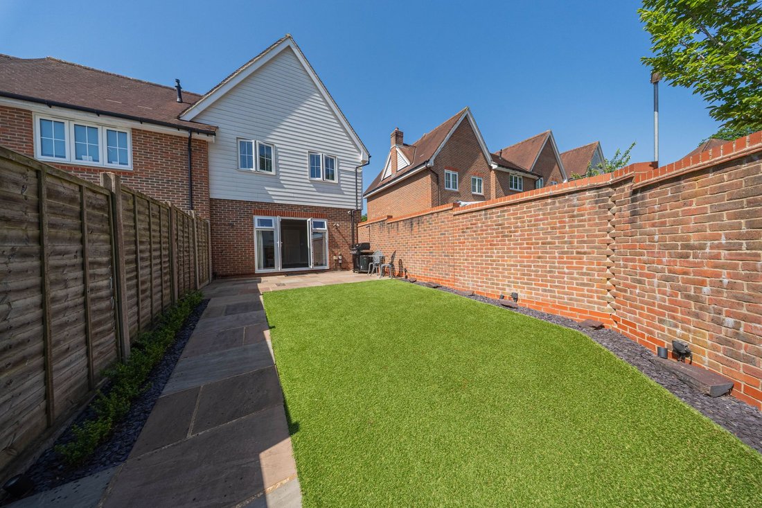 House in Bolnore, Haywards Heath, England 3 - 18063802