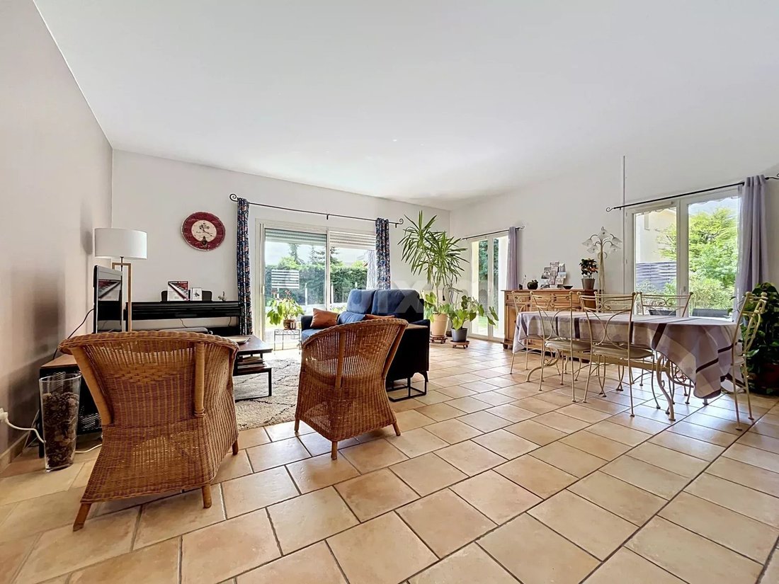House in Villefranche-sur-Saone, Auvergne-Rhône-Alpes, France 2 - 18064779
