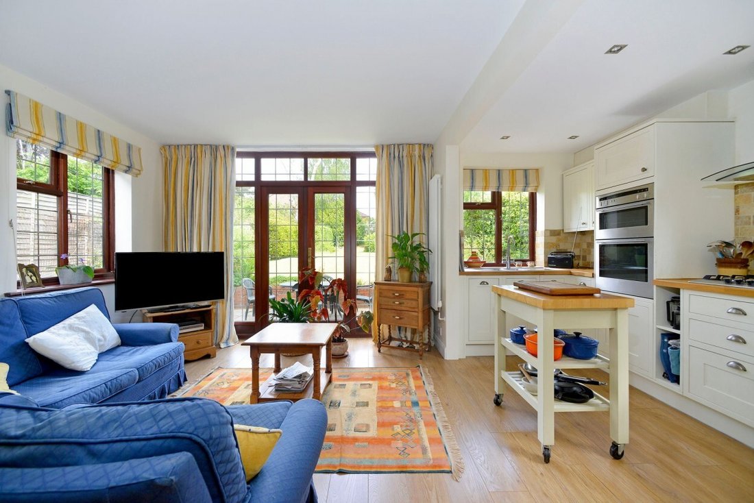 House in Shamley Green, Wonersh, England 2 - 18062862