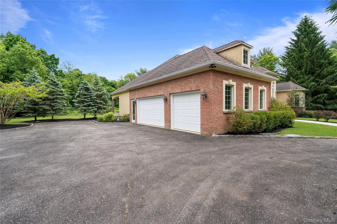 House in Syosset, New York, United States 3 - 18037674