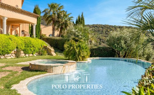 Villa in Grimaud, Provence-Alpes-Côte d'Azur, France 1