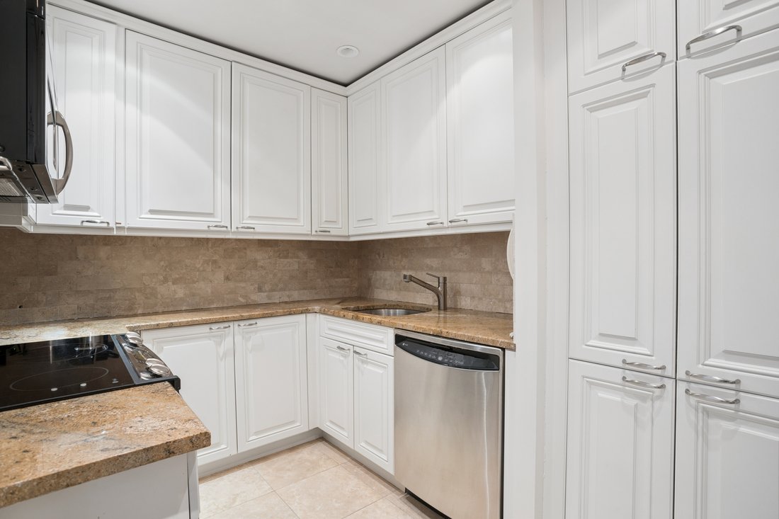 Condo in New York, New York, United States 5 - 18063873
