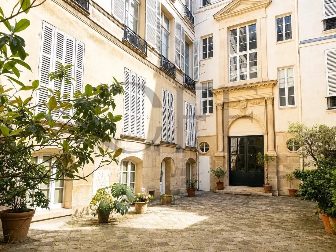 Apartment in Paris 1er Arrondissement, Paris, France 1 - 18055226