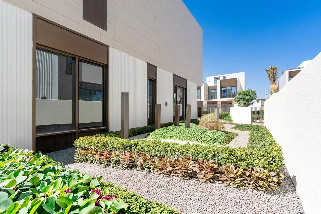 Villa in Hadaeq Sheikh Mohammed Bin Rashid, Dubai, United Arab Emirates 2 - 10752881