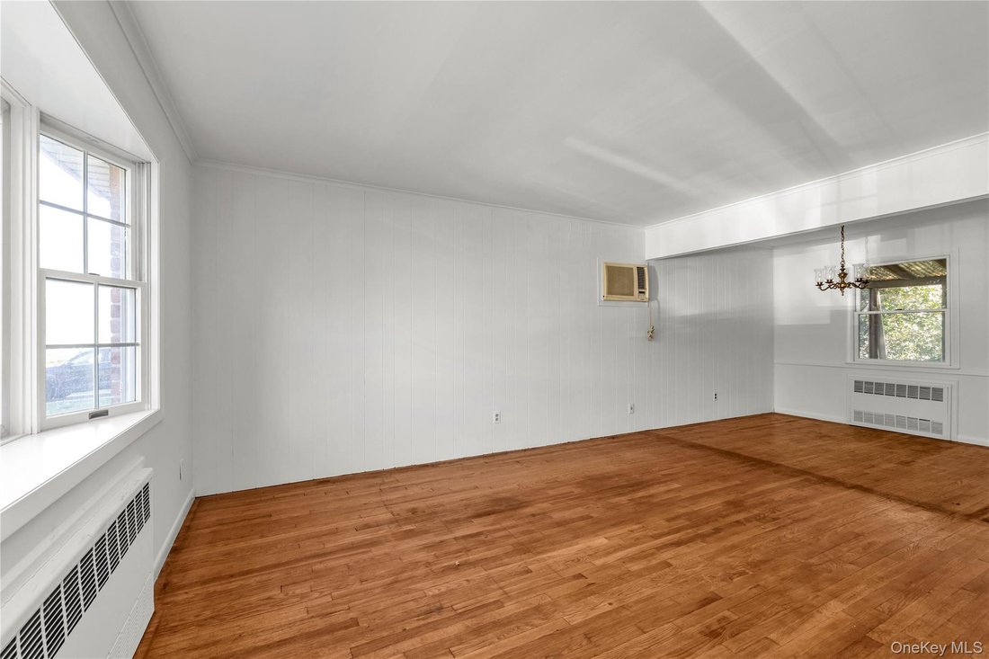House in Albertson, New York, United States 4 - 17852698