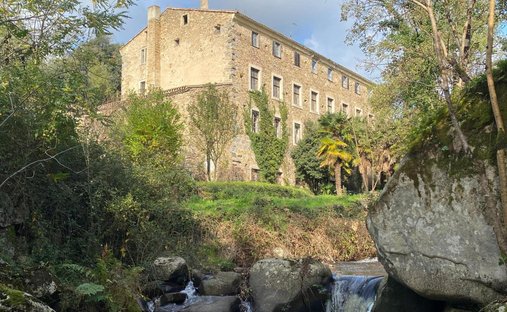 Casa a Brousses-et-Villaret, Occitania, Francia 1