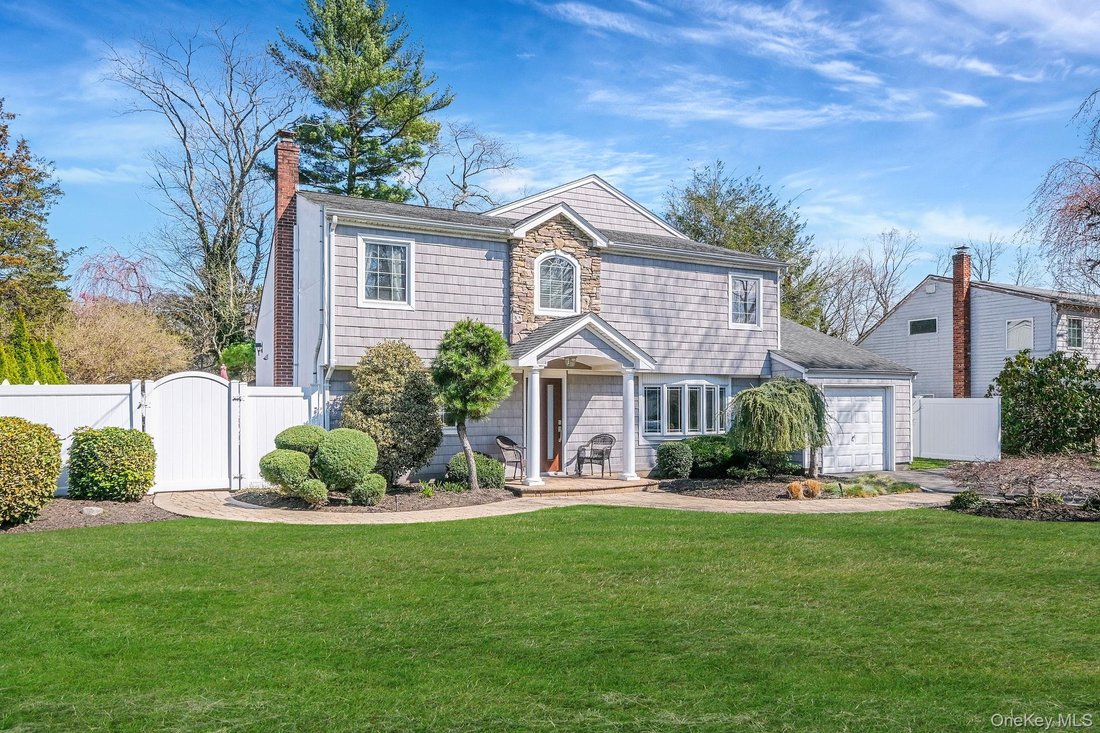 House in Smithtown, New York, United States 2 - 17646657