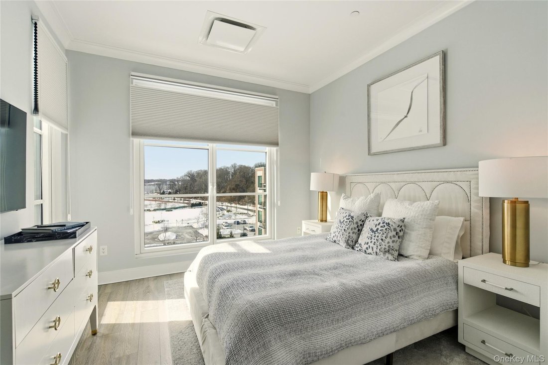 Condo in Glen Cove, New York, United States 3 - 17352830
