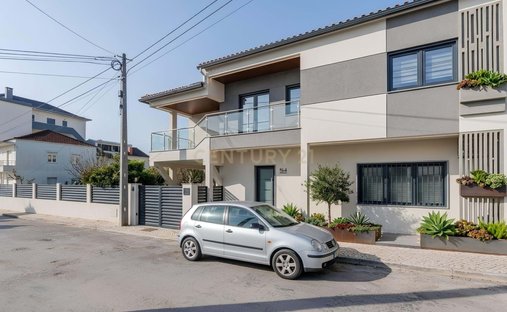 Villa in Santa Iria de Azoia, Sao Joao da Talha e Bobadela, Lisbon, Portugal 1