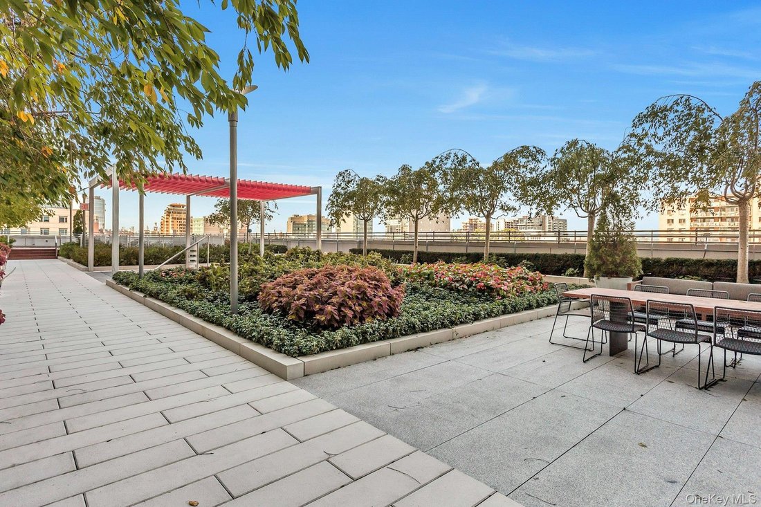 Condo in New York, New York, United States 5 - 18063826