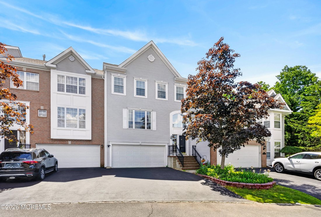 Condo in Marlboro Township, New Jersey, United States 1 - 17945492