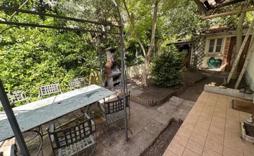 House in Plateau Ouest, Suresnes, France 1