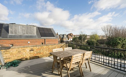 Apartment in Castelnau, Richmond Upon Thames, England 1