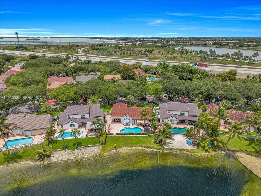 House in Miami Lakes, Florida, United States 2 - 18062865