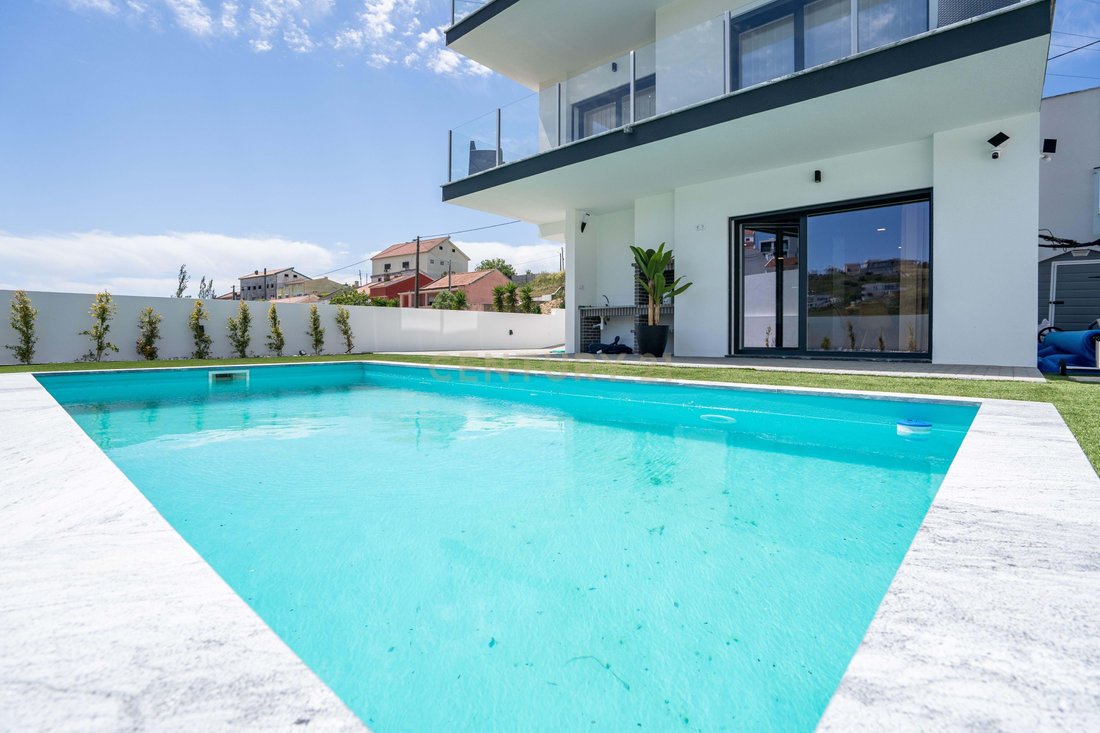 Villa in Vialonga, Lisbon, Portugal 1 - 17870588