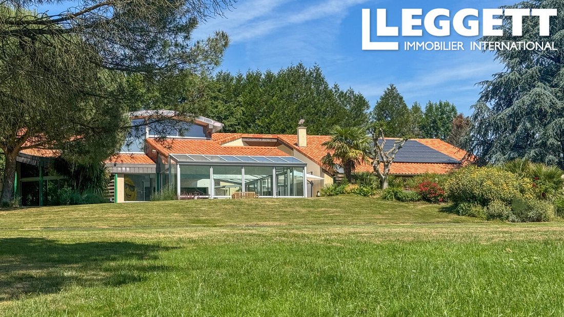 Villa à Combrand, Nouvelle-Aquitaine, France 1 - 18064275